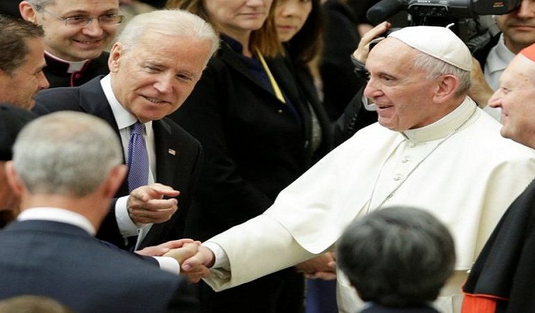 U ZGJODH PRESIDENT/ Papa Françesku uron Joe Biden për fitoren