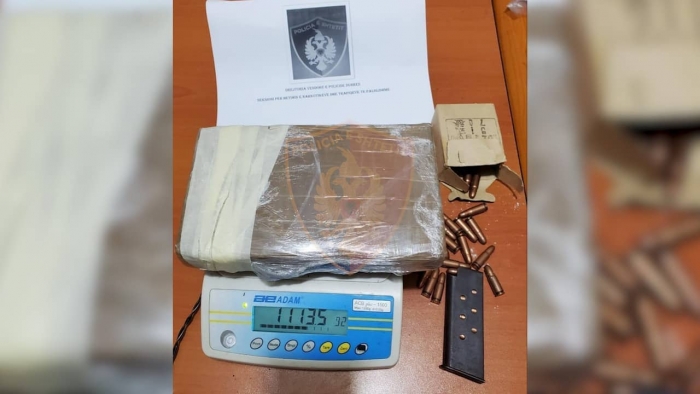 PO SHKËMBENIN KOKAINË ME PARA/ Efektivët e Durrësit dhe Operacionalja ndërhyjnë në kohë, sekuestrojnë…