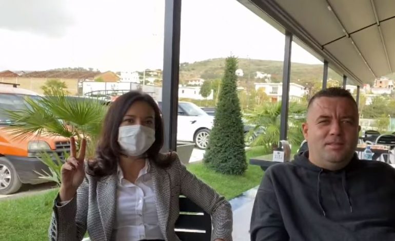 VIDEOLAJM/ Njihej si demokrati më i “çmendur” i Kavajës, “Big Leli” i bashkohet PS. Spiropali: Të na rrojë partia…