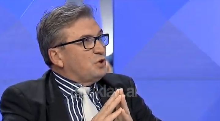 DHIMBJE TË FORTA KOKE? Brataj flet për simptomat e COVID: Tek disa persona depërton edhe në pjesën e trurit
