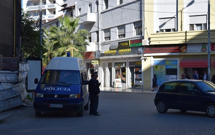 VJEDHJE E AKSIDENT NË DURRËS/ Në pranga dy persona, procedohet edhe një adoleshent