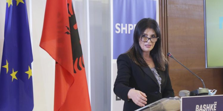 PARTIA E RE/ Nis mbledhjen e FIRMAVE, Jozefina Topalli: Gara nuk fitohet nga shtëpia