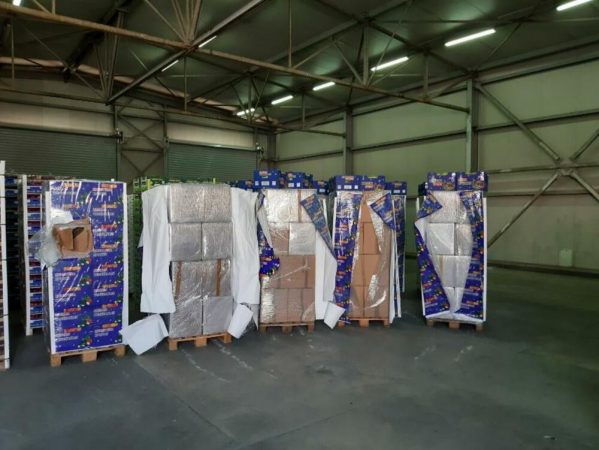 ISHTE NGARKUAR ME FRUTA-PERIME DHE 2.6 TON DROGË/ Policia jep informacion për kamionin e bllokuar sot në Han të Hotit
