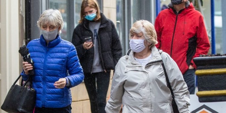 SITUATË ALARMI NË FRANCË/ Pandemia po del jashtë kontrollit. Ja sa VIKTIMA ka në 24 orë