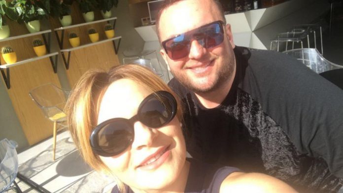 “TURP TË KESH”/ Publikoi PAMJET nga morgu, qytetarët “kryqëzojnë” Olti Currin