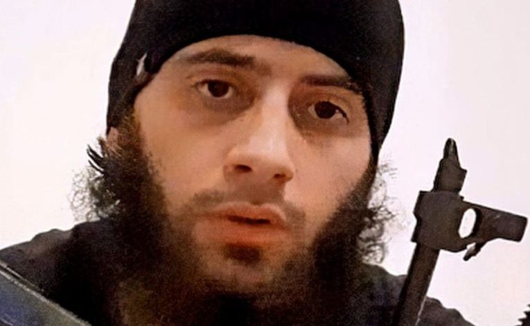 AUTORI I SULMIT NË VJENË/ Nëna e dëshpëruar e Kujtim Fejzullait: Ku gabova me të?