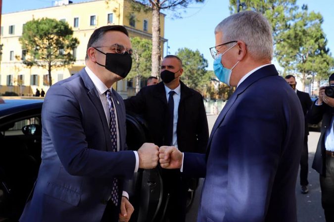 TAKIM NË KOSOVË ME BESNIK TAHIRIN/ Lleshaj: Dakordësuam organizimin e një kongresi të përbashkët