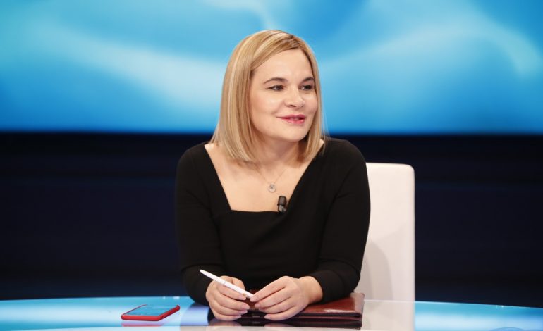 E ZBULON PËR HERË TË PARË/ Kryemadhi: E kalova COVIDIN. Ilirin e puth në buzë po se zë