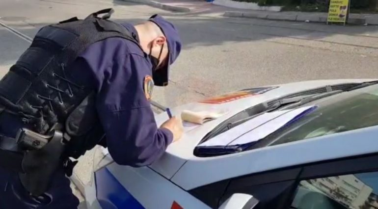 LËVIZNIN PA MASKA/ Ndëshkohen me gjobë 607 qytetarë. E pësojnë edhe pronarët e 4 lokaleve (VIDEO)
