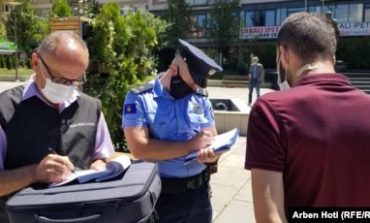 THYEN MASAT KUNDËR KORONAVIRUSIT/ Doli shëtitje në Prishtinë, i infektuari me COVID-19 e pëson nga policia