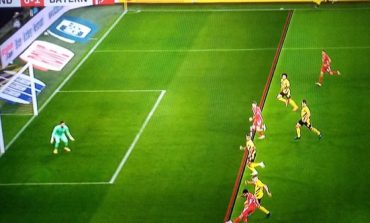 A ISHTE PENALLTI? Bayern Munich në avantazh, Dortmund shpëton nga VAR (VIDEO)