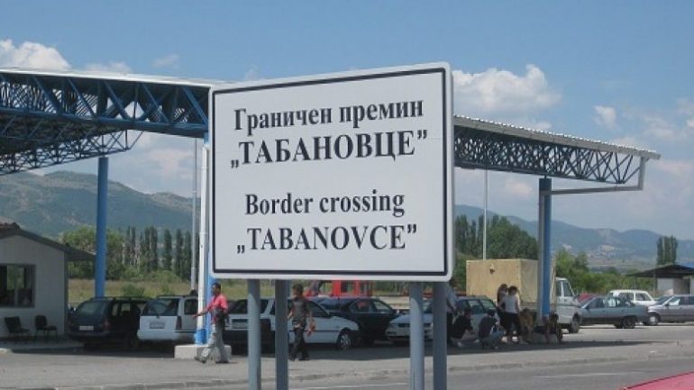 COVID-19/ Shqipëria hap kufijtë për maqedonasit dhe serbët, do të lëvizin pa testin e koronavirusit