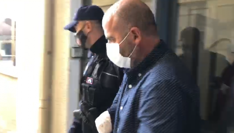 VRAU AHMET TOSKËN ME PLUMB NË KOKË NË SY TË GRUAS/ Arrest me burg për Fatmir Hoxhajn
