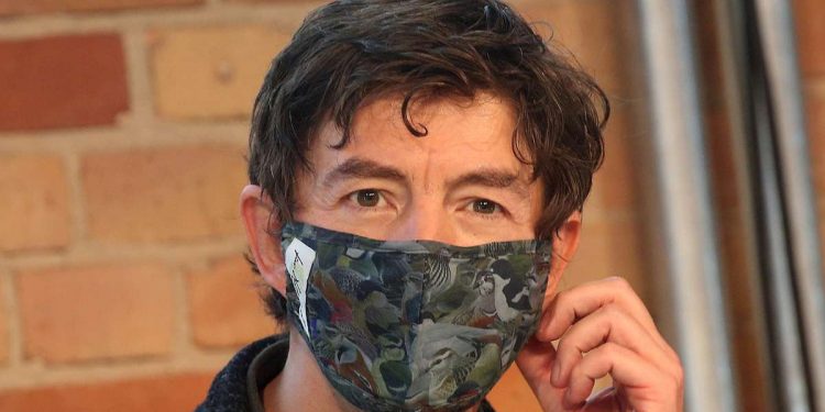 “MË E MIRA ËSHTË QË TË SILLEMI SIKUR JEMI ME…”/ Rekomandimi i virologut gjerman për të shmangur infektimin nga COVID
