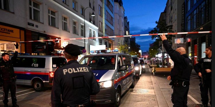 KREU SULMIN TERRORIST NË AUSTRI/ Flet gjyshi i Kujtimit: Nipi mori veten në qafë
