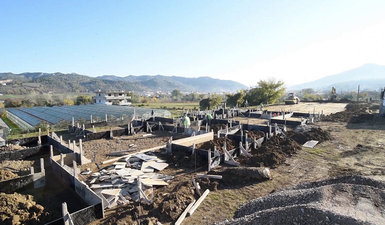 LAGJE E RE PËR TIRANËN/ Banorët e pastrehë të Ndroqit do vendosen në shtëpitë e reja