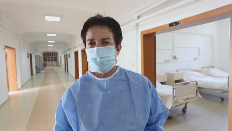 HAPET COVID-3/ Zv.drejtoresha e QSUT: Alarmi që janë pakësuar kapacitetet spitalore nuk është i vërtetë. Nuk është sëmundje e lehtë…