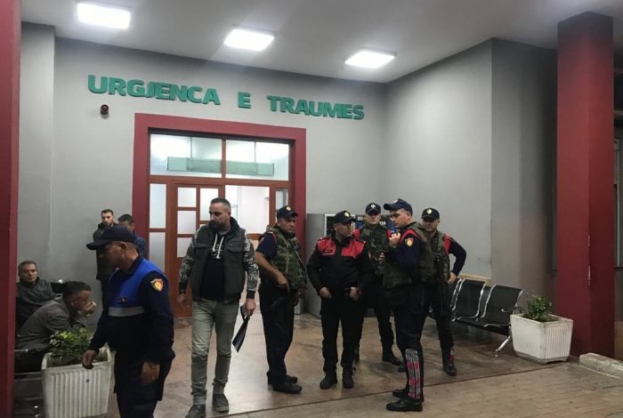 “NJË PREJ POLICËVE RREZIKON HUMBJEN E SYRIT”/ Ministrja e Shëndetësisë INFORMACION për të lënduarit e protestës