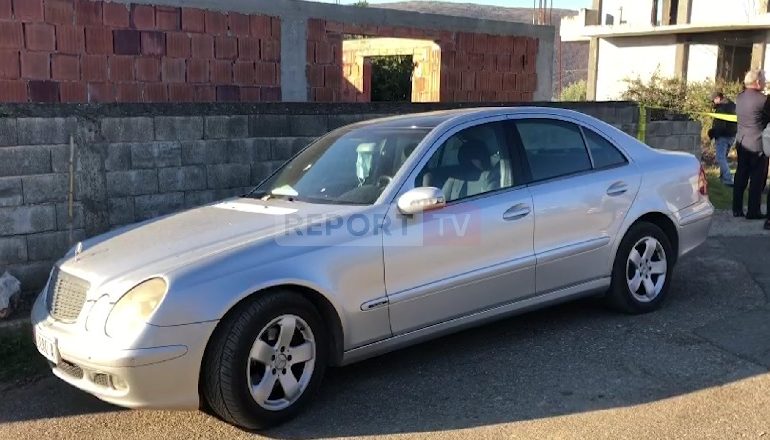 PLAGOSJA ME ARMË ZJARRI NË LEZHË/ Momenti kur gruaja nxjerr fëmijën nga makina (PAMJET)