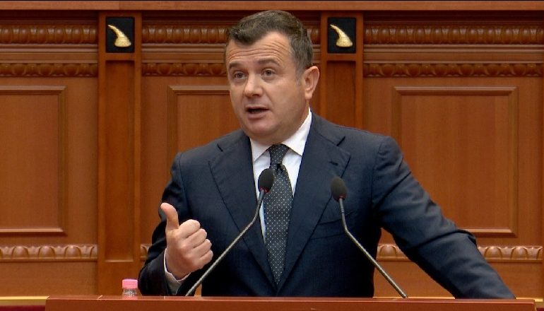 META KTHEN “BUXHETIN E 2021″/ Balla: Nuk ka asnjë të drejtë ta bëjë këtë, E RIVOTOJMË pa asnjë ndryshim