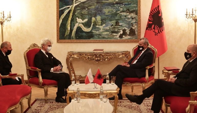 TAKIM ME AMBASADORIN E POLONISË/ Ruçi: Mirënjohës për mbështetjen e Shqipërisë në BE