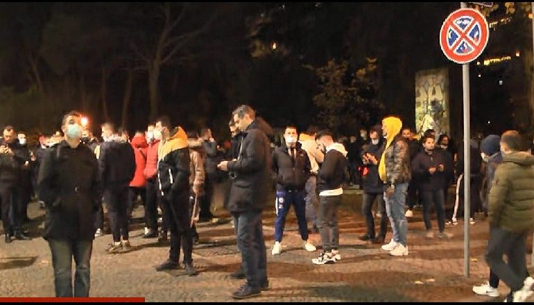 DITA E KATËRT E PROTESTËS/ Ja çfarë po ndodh tek Bulevardi Dëshmorët e Kombit