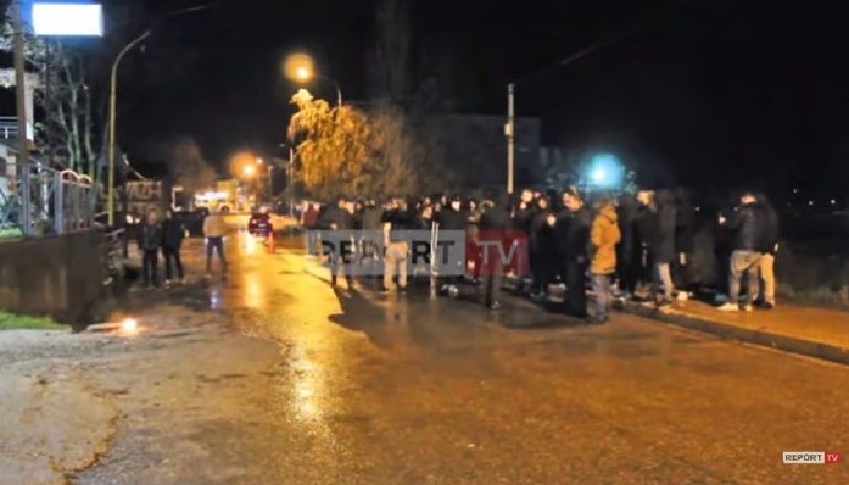 PROTESTA NË BULQIZË PËR VRASJEN E KLODJAN RASHËS/ Procedohen penalisht 10 persona, të moshës 17 deri në 24 vjeç