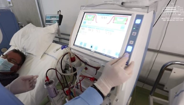 PUBLIKON PAMJET/ Manastirliu: Tashmë shërbimi dializës falas për qytetarët edhe në spitalet COVID (VIDEO)