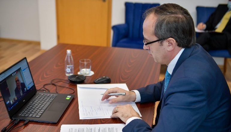KOSOVË/ Hoti: Nëse nuk arrihet konsensusi për presidentin, vendi duhet të shkojë në ZGJEDHJE