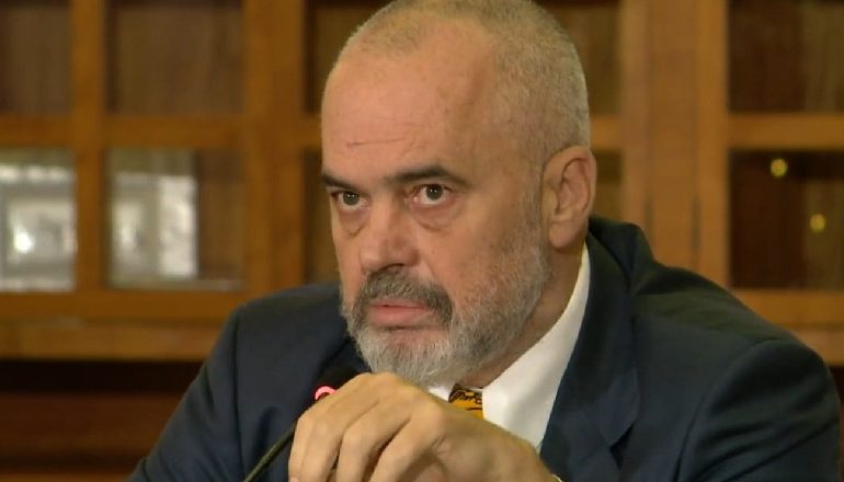 PROTESTAT E DHUNSHME/ Ironia e Ramës: Keqardhje për heshtjen e Bashës, nuk urdhëron dot as Molotova Ademin