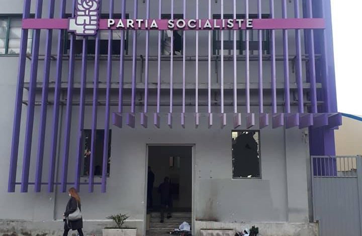 DALIN PAMJET/ Si duket Shkodra dhe selia e PS pas djegieve