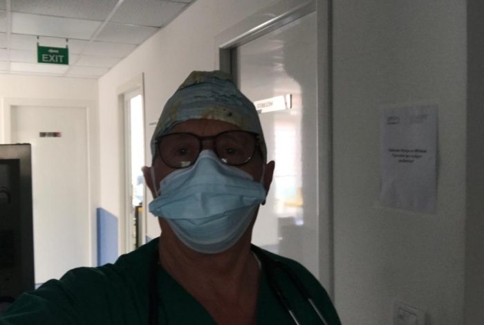 MJEKU MIHAL KRECI INFEKTOHET ME COVID-19/ Kolegët: Është në gjendje kritike për jetën