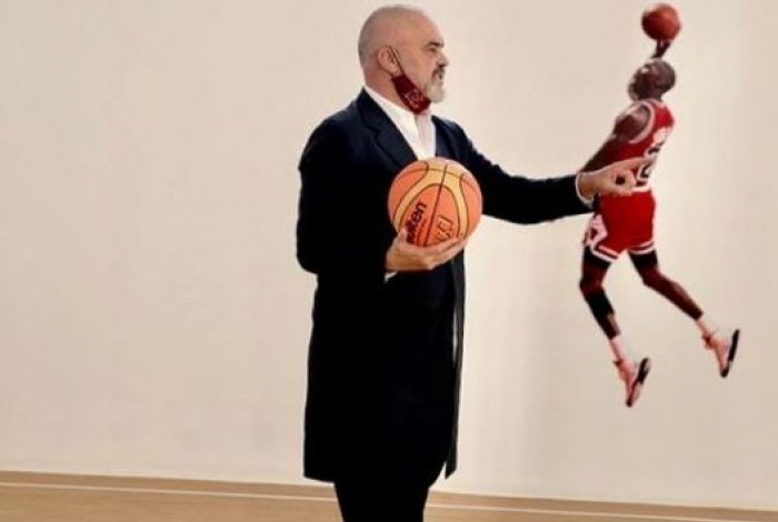“NUK E NDALON DOT ATË QË…”/ Rama poston FOTOT nga palestra, citon shprehjen e famshme të Michael Jordan