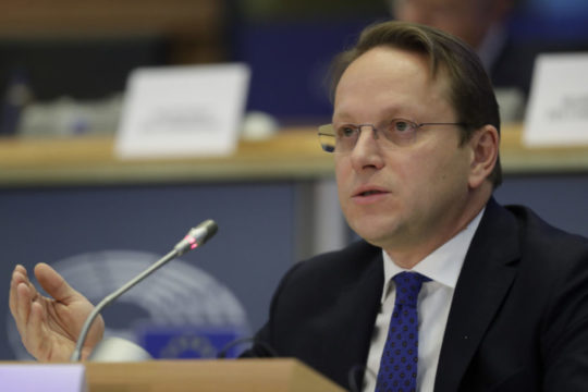 NGRIHET GJYKATA KUSHTETUESE/ Brukseli zyrtar: Lajm i shkëlqyer nga Shqipëria, gati negociatat me BE