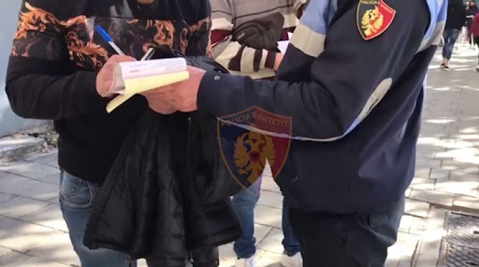 MASKA ME DETYRIM/ Në 4 ditë gjobiten 1552 persona, 16 vetë po lëviznin pas orës 22:00
