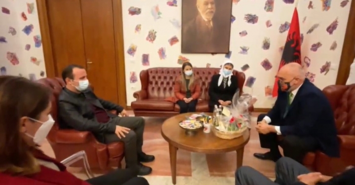 RREZIKOI TË HUMBTE SYRIN NGA PROTESTA/ Kthehet nga Turqia POLICI, Rama: Fola me Presidentin turk. Mjekët…
