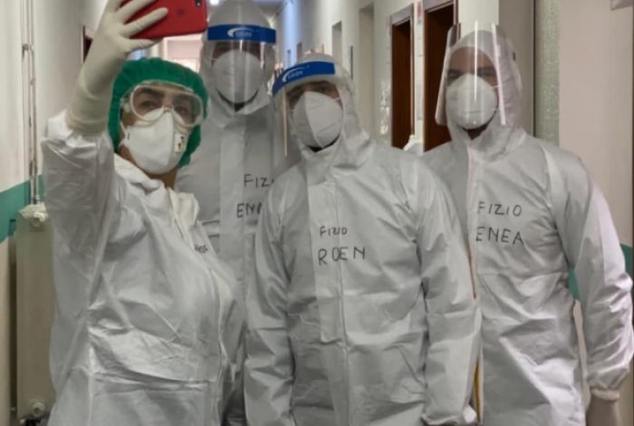 “OFRONI KAQ SHUMË…”/ Najada Çomo falenderon fizioterapistët që u vijnë në ndihmë të infektuarve me COVID-19: Jeni vlerë…