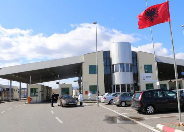 RREGULLA TË REJA/ Çfarë duhet të dinë shqiptarët që duan të udhëtojnë drejt Malit të Zi