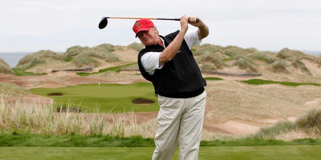 TRUMP REFUZON TË FIRMOSË PAKETËN ANTI-COVID/ Mediat e sulmojnë: Amerikanët vuajnë, ai luan golf