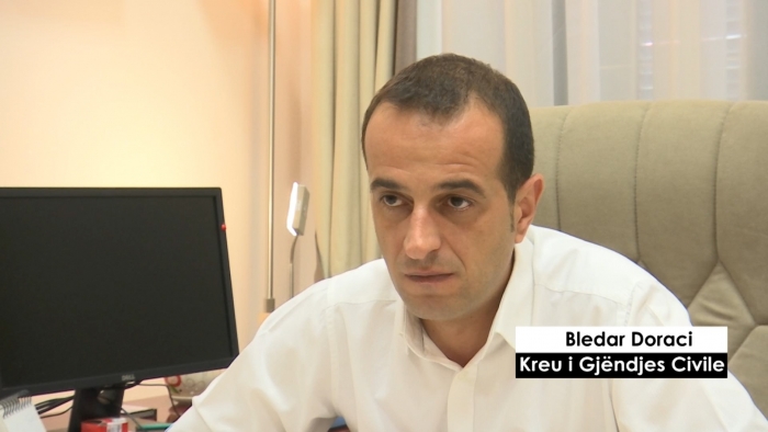 “MOS I LINI PËR DITËN E FUNDIT”/ Drejtori i Gjendjes Civile thirrje qytetarëve: Zyrat janë të hapura për të aplikuar për dokumentet biometrike