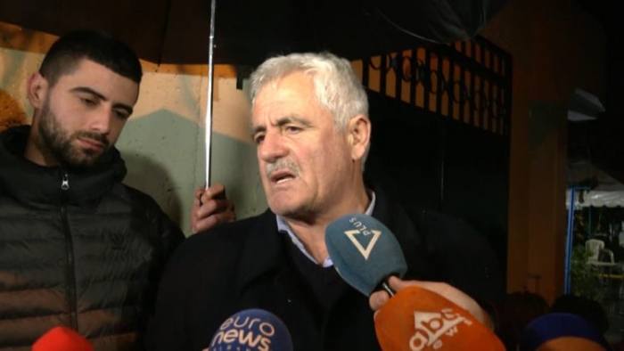 “DUA DREJTËSI, TIRANA ZBUKUROHET, SHQIPËRIA TË RRITET”/ Apeli i babait të Klodianit: Bëni protestë, por mos përdorni djalin…