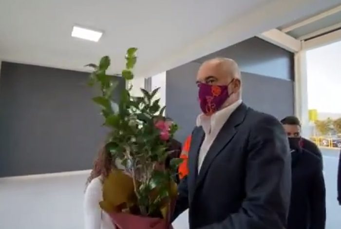BATUTAT/ E presin me LULE në Shijak, Rama: Ta mbjellim te kryeministria që të vijnë ta shkulin (VIDEO)