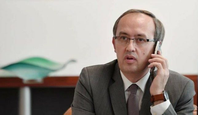 E FUNDIT/ Mediat në Kosovë aludojnë se Gjykata Kushtetuese mund të rrëzojë qeverinë “Hoti”