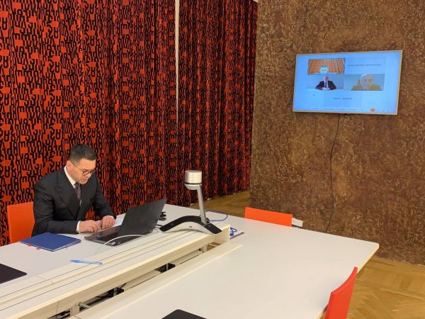 “TI NUK DO JESH KURRË VETËM”/ Ahmetaj: Firmosa me ambasadorin gjerman rindërtimin e 3 objekteve arsimore
