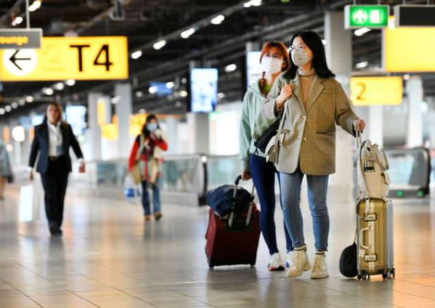 VARIANTI I RI I COVID-19/ Holanda ndalon fluturimet nga Britania e Madhe deri më 1 janar