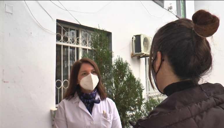 “PËRGJIGJIA PËR 30 MINUTA…”/ Mjekja Arapi për testet e shpejta: Duhet bërë në ditën e 4-t ose të 5-të të shenjave klinike
