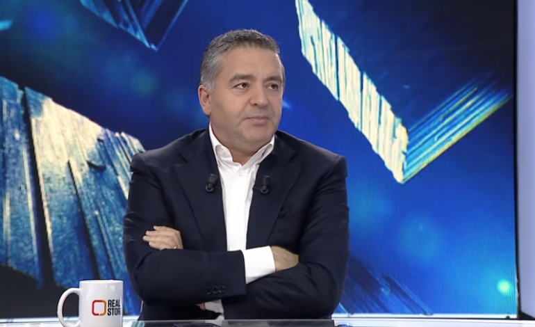 KALOI COVIDIN/ Ministri Klosi: U infektua dhe djali 10 vjeç. U NDJEVA…