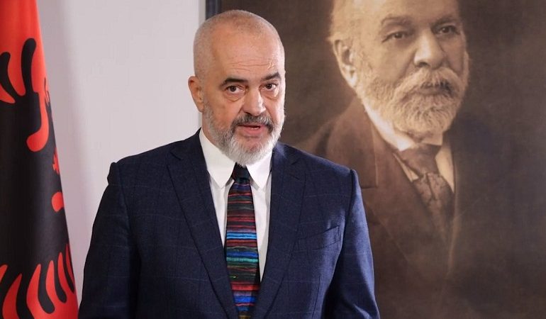 PROTESTA/ Reagon RAMA: Dhuna poshtëron kujtimin e Klodian Rashës. Thirrja ime për prindërit e minorenëve të abuzuar nga LSI