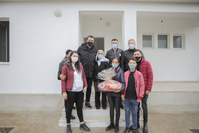 RINDËRTIMI/ Veliaj në Zall-Herr: Jemi përballur çdo vit me fatkeqësi, por gjithmonë jemi ringritur…