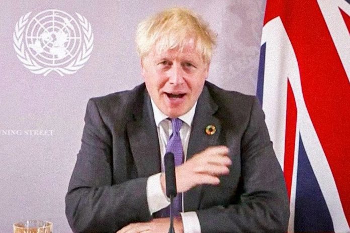 PANDEMIA/ Johnson: Ta festojmë Krishtlindjen në një format më të reduktuar